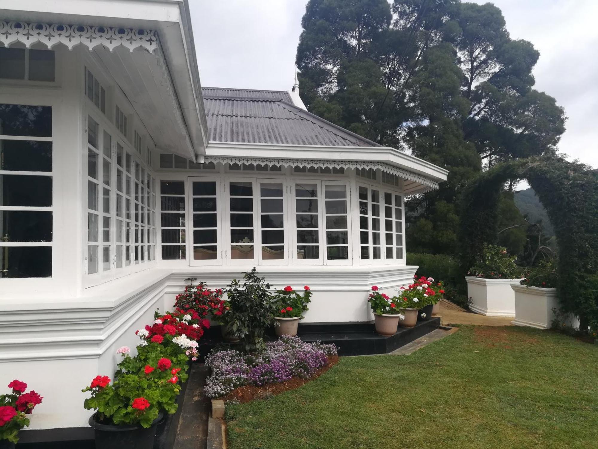 The Clovelly Bungalow Νουβάρα Ελίγια Εξωτερικό φωτογραφία
