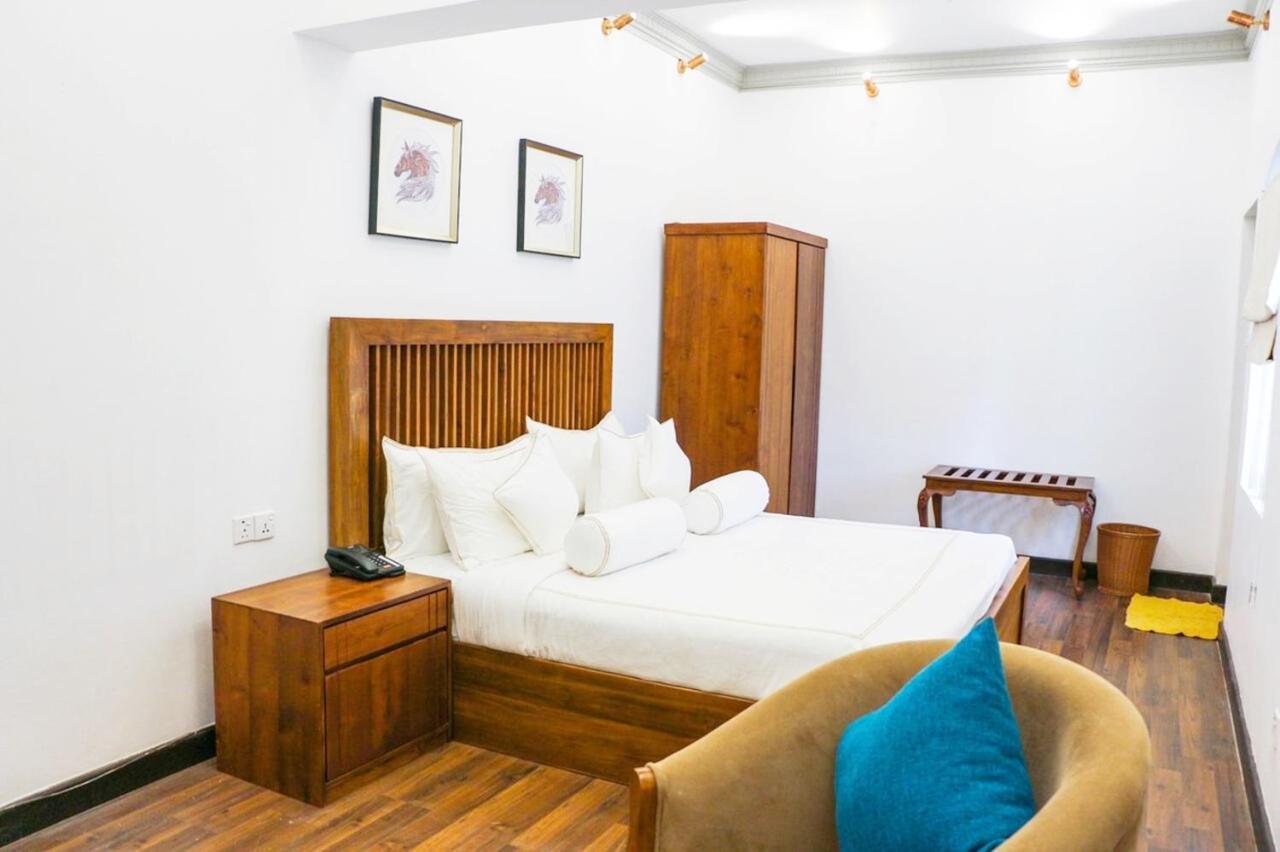 The Clovelly Bungalow Νουβάρα Ελίγια Εξωτερικό φωτογραφία